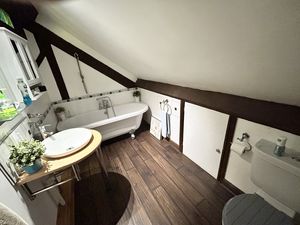 Photo 28- click for photo gallery